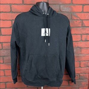 Jordan Women's Medium Black Pullover Hoodie‎ – Sporty, Streetwear